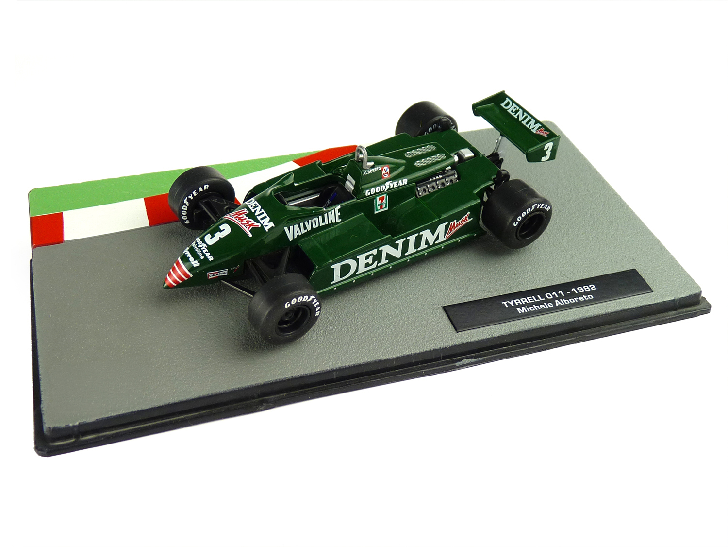 Tyrrell 011